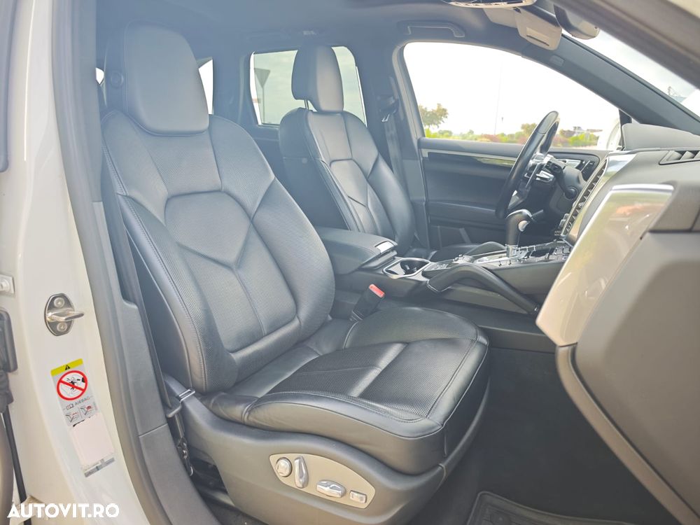 Porsche Cayenne 3.0 L V6 - 25