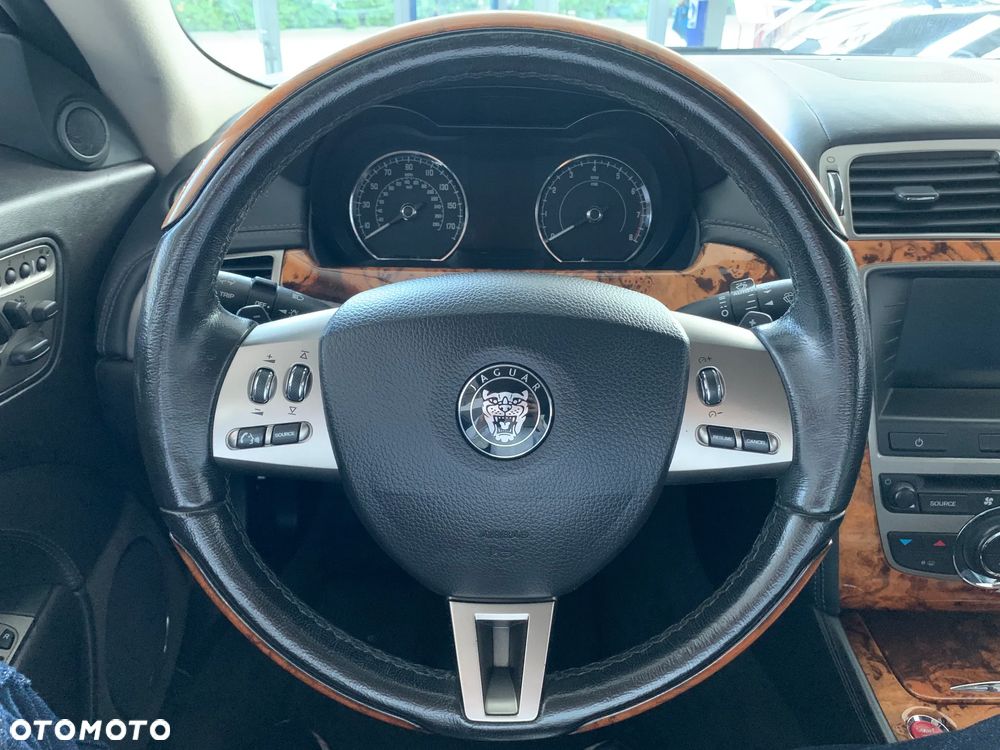 Jaguar XK 4.2 Coupe - 19
