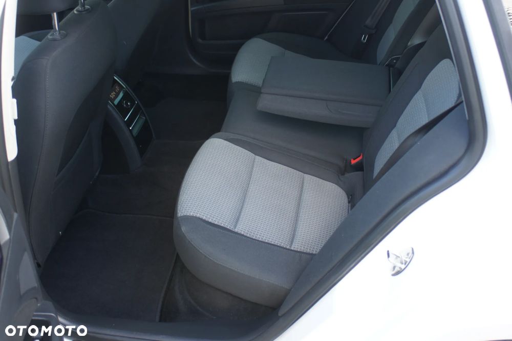Skoda Superb 1.6 TDI Green tec Active - 21