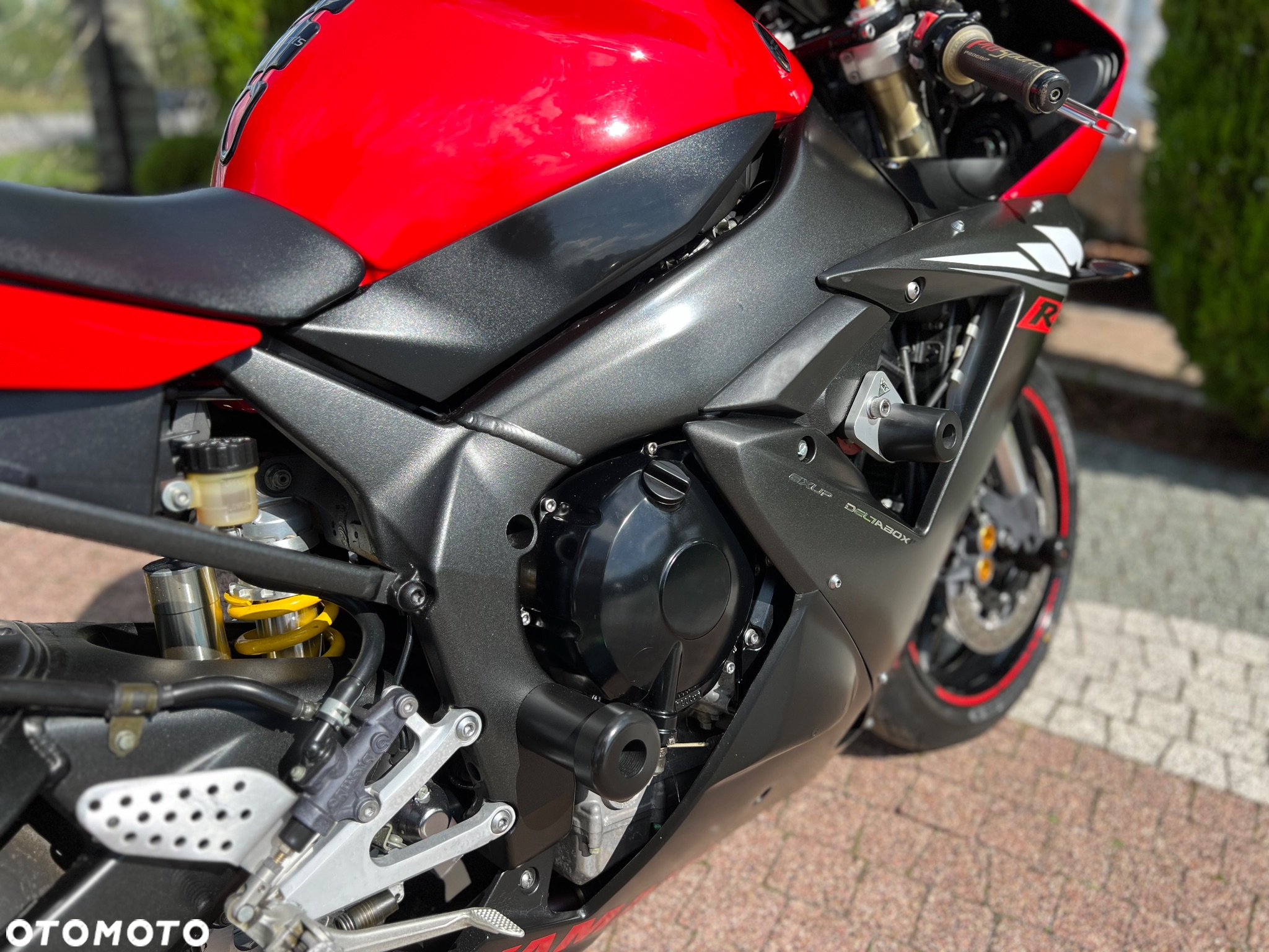 Yamaha R1 - 14