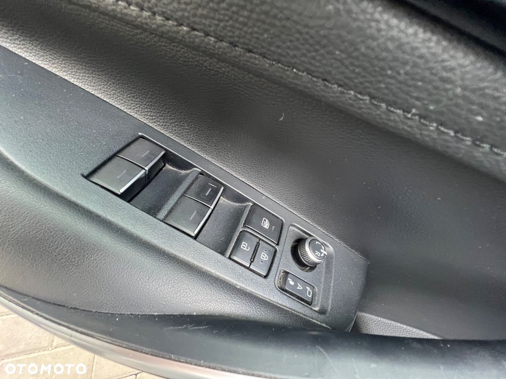 Toyota Corolla 1.8 Hybrid Executive - 17