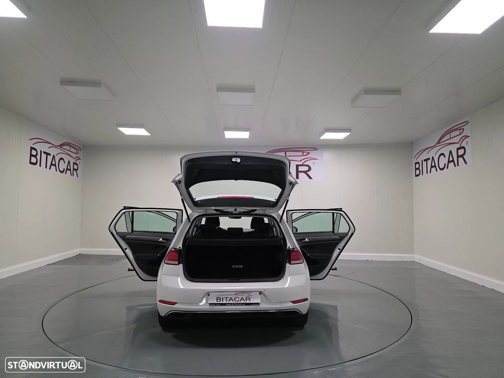 VW e-Golf AC/DC - 13