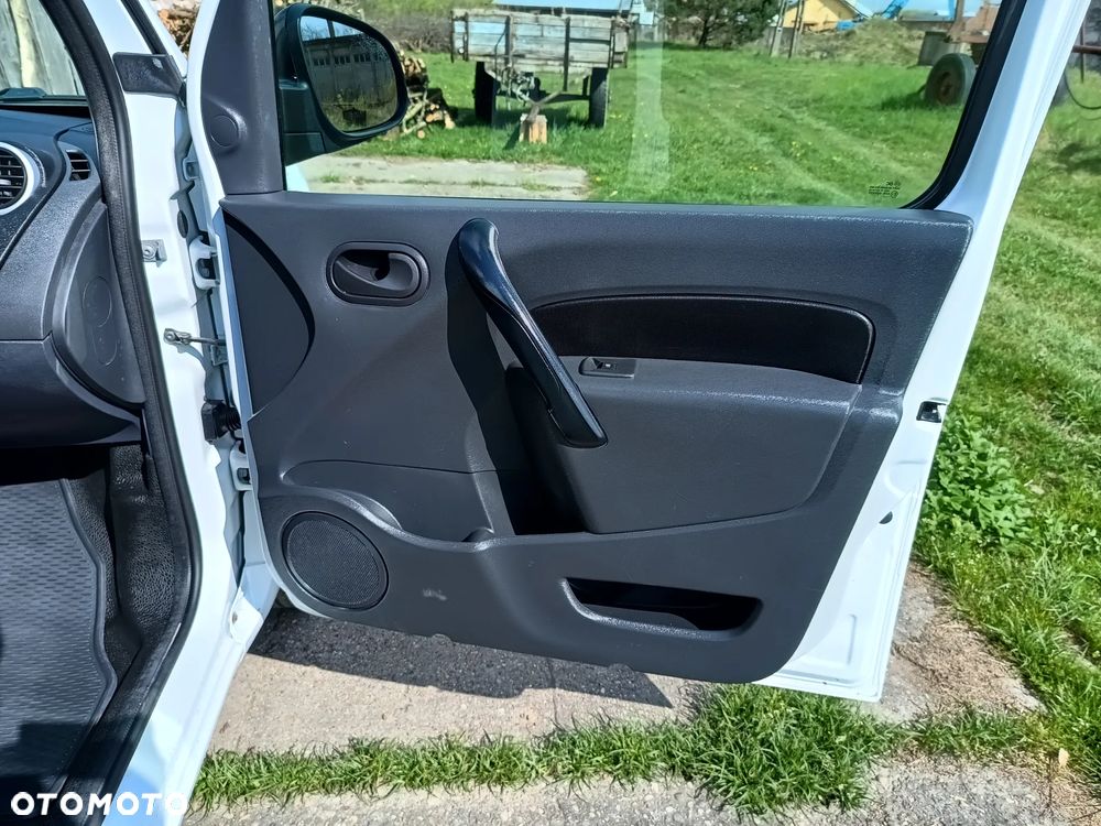 Renault Kangoo wersja MAXI LONG 1.5 diesel 110kM 2017 rok Bogate wyposażenie- WEBASTO, navigacja NISKI PRZEBIEG-142 tyś. SPRAWNY 100% ZAREJESTROWANY!! - 30