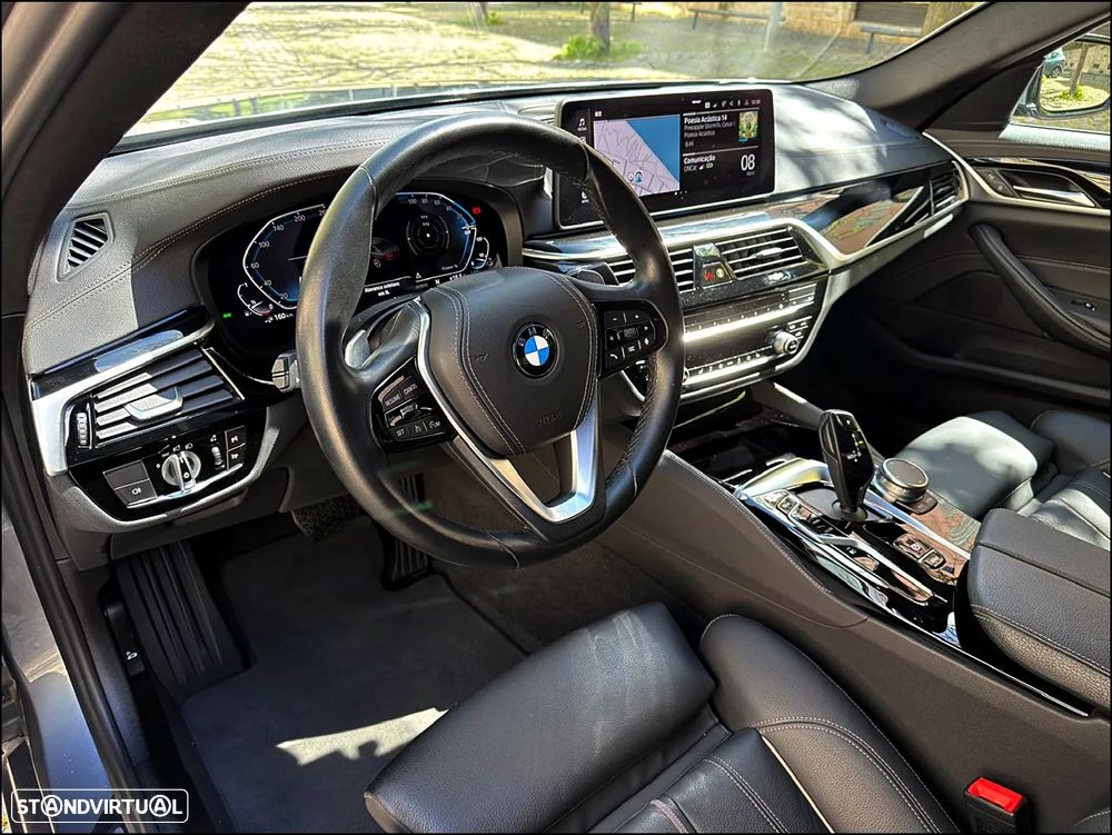 BMW 530 e Line Luxury - 16