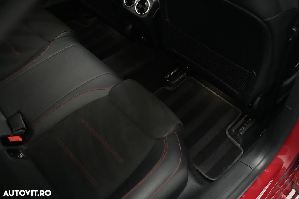 Mercedes-Benz CLA 200 7G-DCT AMG Line - 33