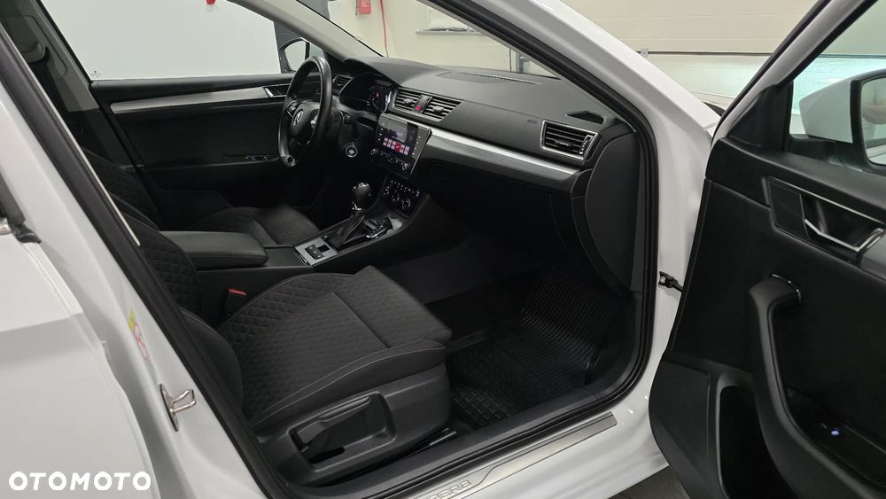 Skoda Superb 2.0 TDI SCR Style DSG - 8