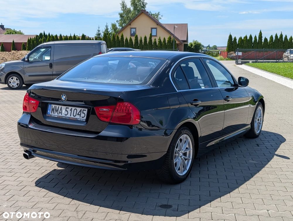 BMW Seria 3 320d Sport Line - 15
