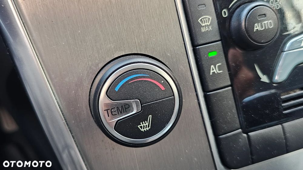 Volvo XC 60 D3 Momentum - 10