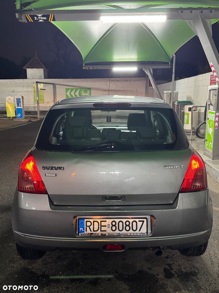 Suzuki Swift 1.3 DDiS 16v GL Airco DPF - 4