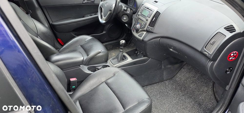 Hyundai i30 2.0 Premium - 12