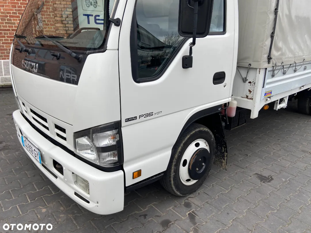 Isuzu NPR 85-5DX - 10