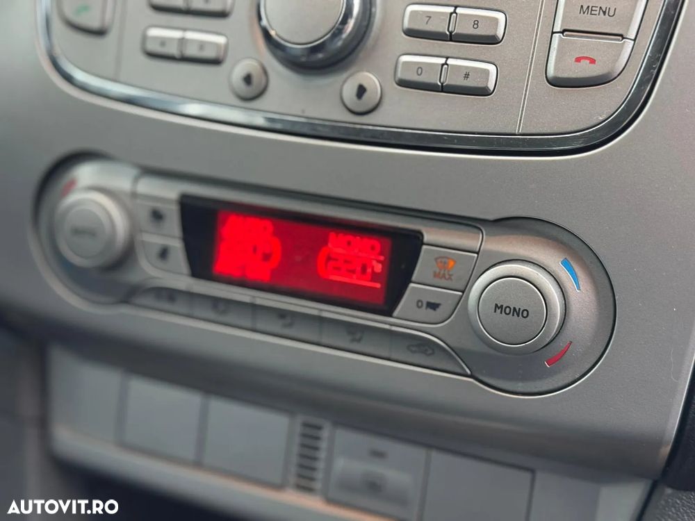 Ford Focus 1.6 16V Black Magic - 8