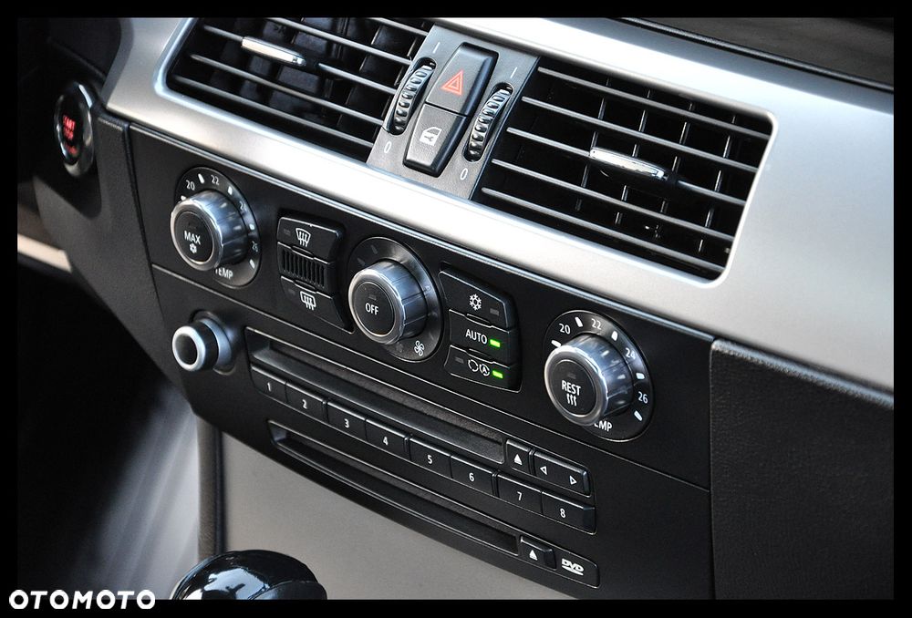 BMW Seria 5 525i - 33