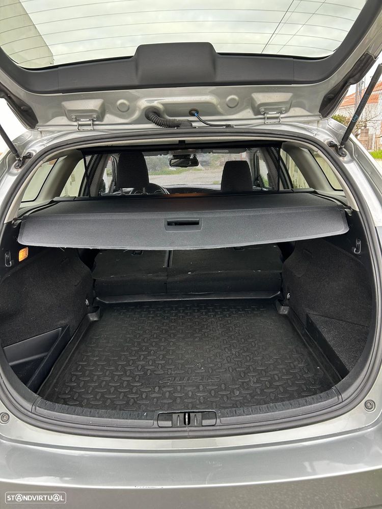 Toyota Auris Touring Sports - 11