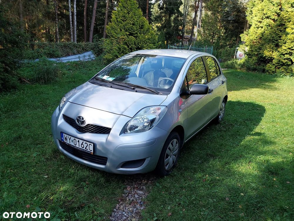 Toyota Yaris 2009 photo 2