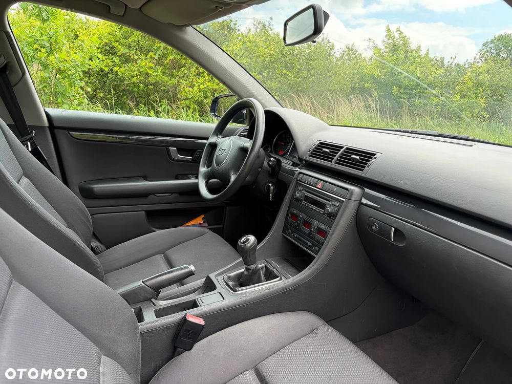 Audi A4 Limousine - 6