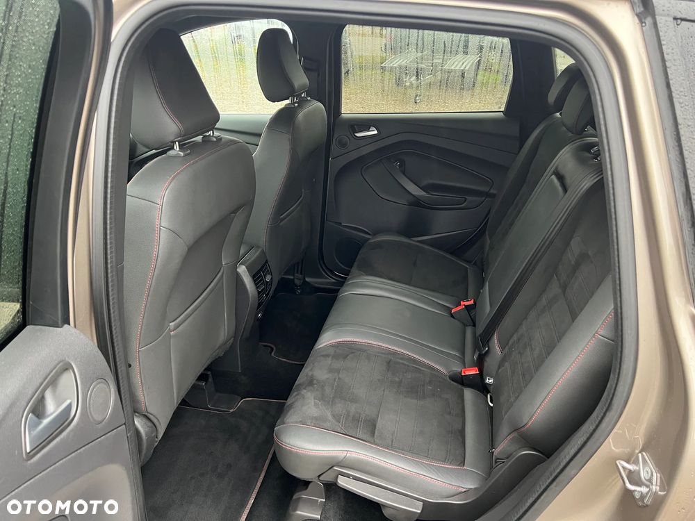 Ford Kuga 2.0 EcoBlue 4x4 ST-LINE - 24