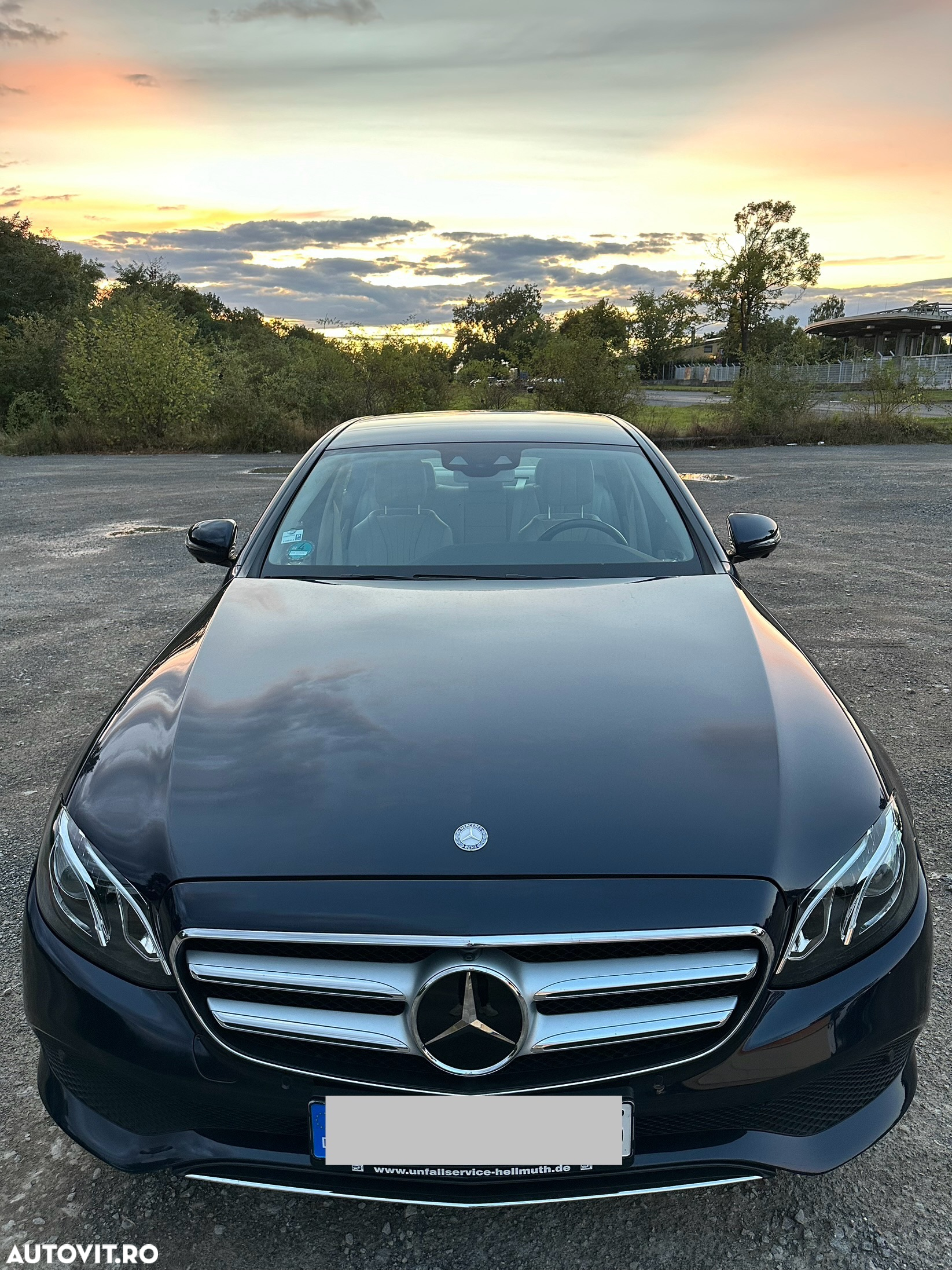 Mercedes-Benz E 400 T 4Matic 7G-TRONIC Avantgarde - 7