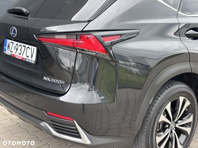 Lexus NX 300h F Impression AWD - 11
