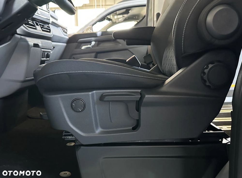 Ford Tourneo Custom - 17