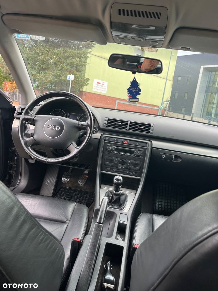 Audi A4 Limousine - 11