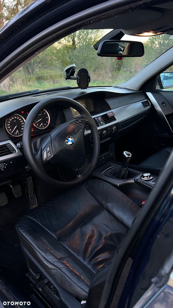 BMW Seria 5 520i Touring - 3