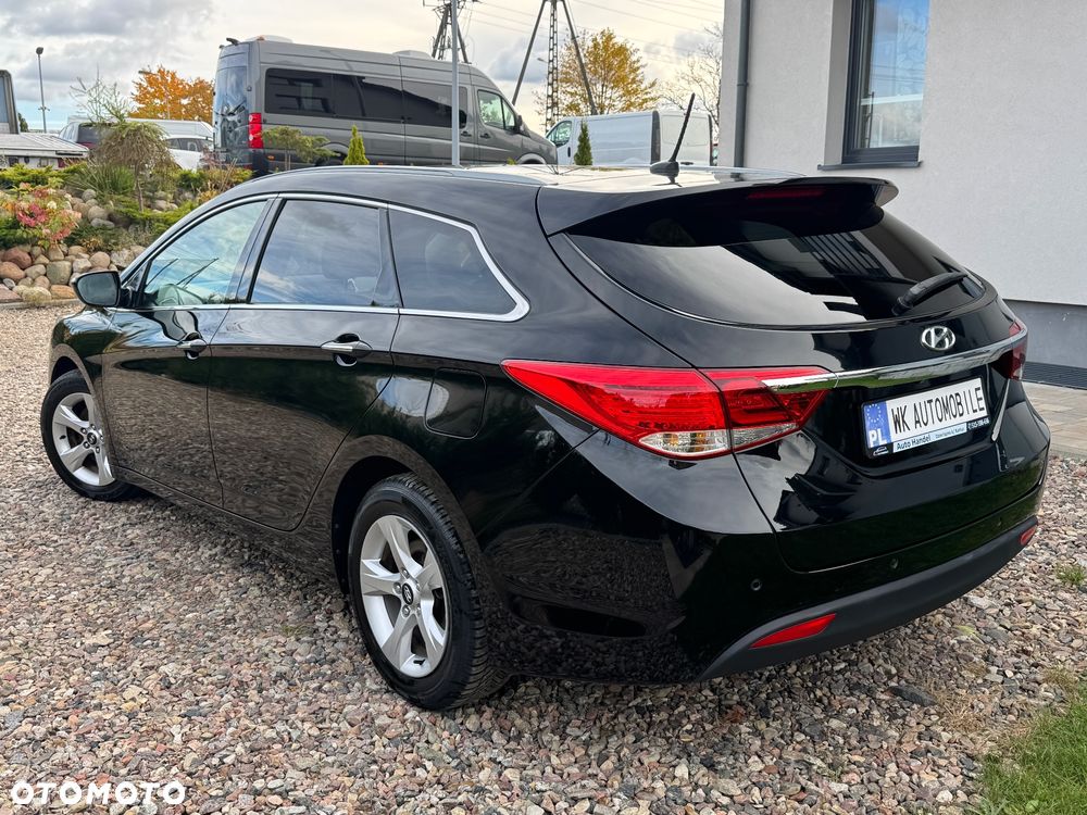 Hyundai i40 Kombi blue 1.6 Family+ - 3