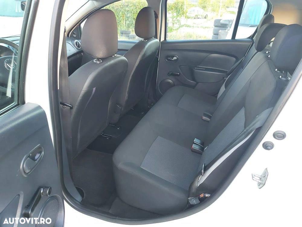 Dacia Sandero - 8