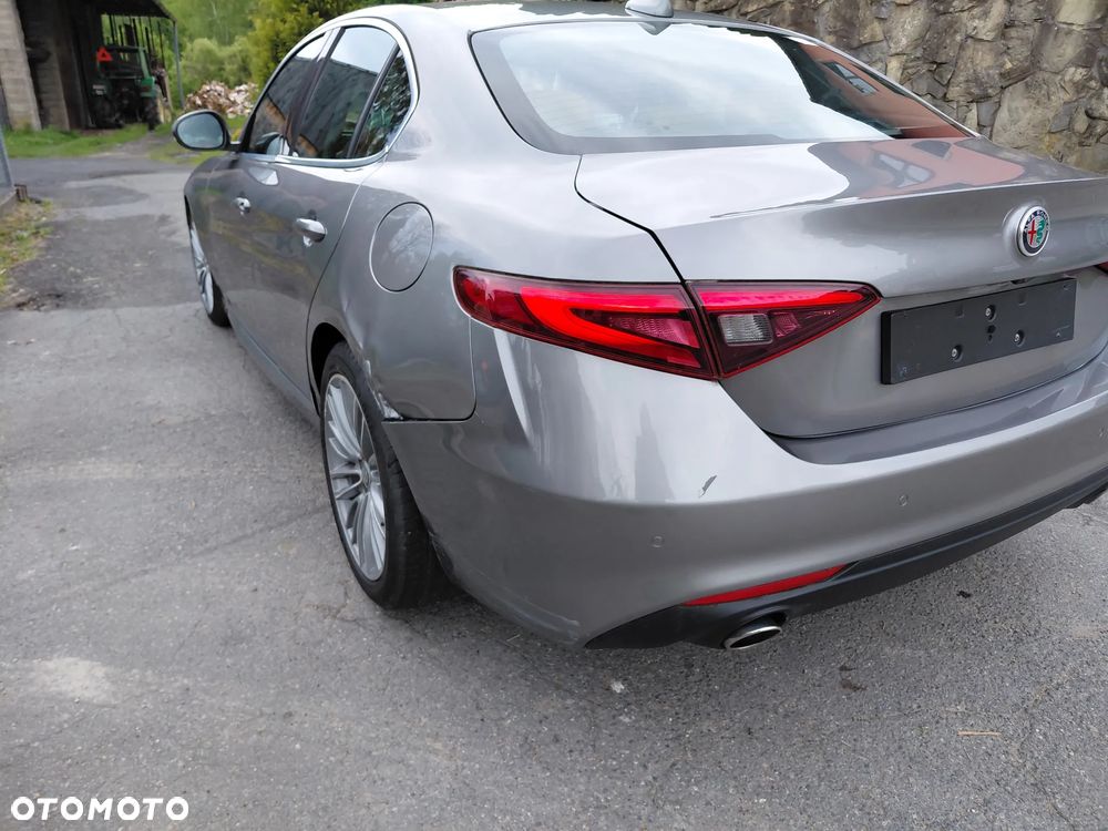 Alfa Romeo Giulia 2.2 AT8 Executive - 7