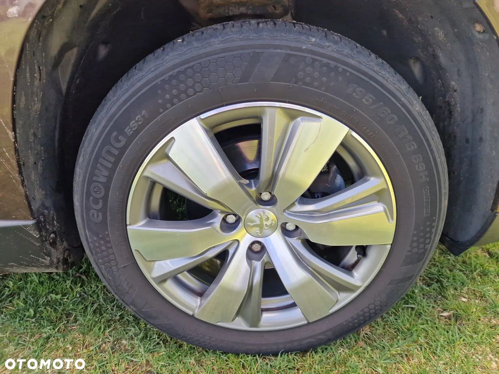 Peugeot 2008 120 VTI Allure - 22