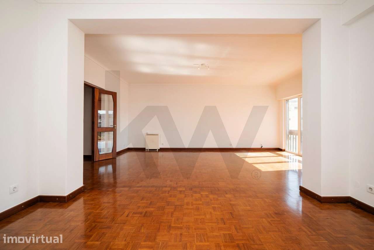 ​​​​​​​​​​​​​​​​​​​​​​​​​​​​Exclusivo Apartamento T3 em Miraflores na - Grande imagem: 4/40