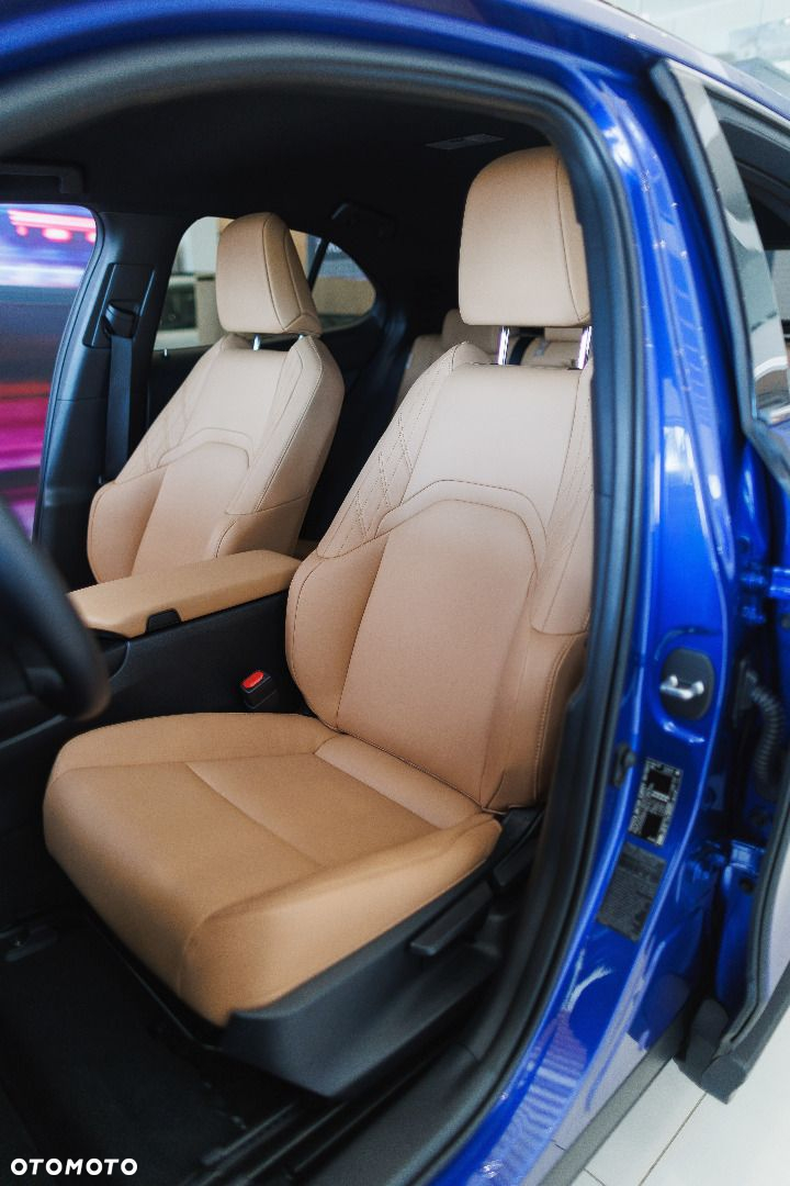 Lexus UX - 9