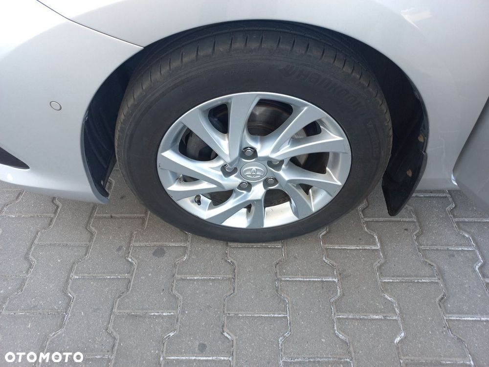 Toyota Auris 1.6 D-4D Premium - 23