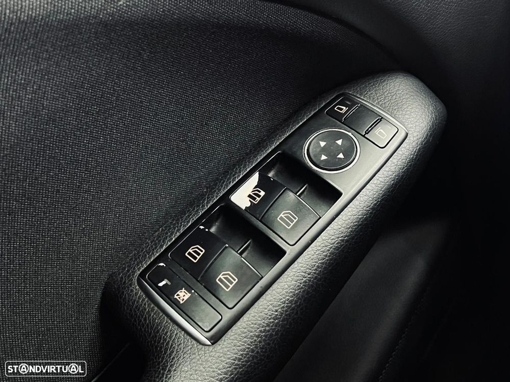 Mercedes-Benz B 180 d Style - 32