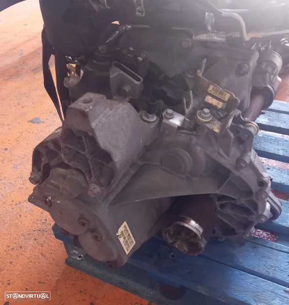 Caixa de Velocidades Ford Focus III 1.6 TDCI Ref: AV6R7002KJ - 2