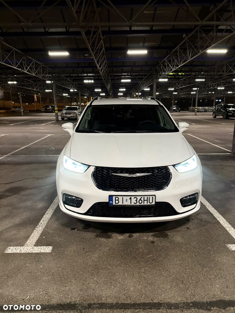 Chrysler Pacifica - 2