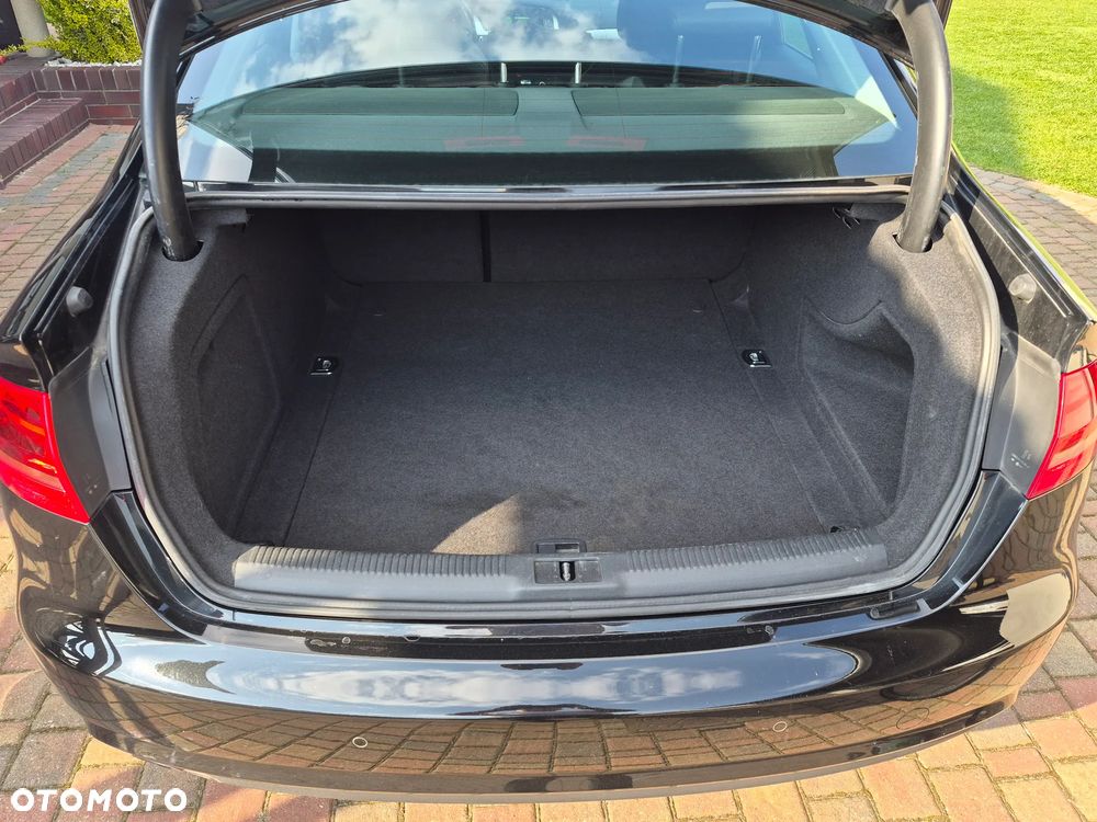 Audi A4 Limousine - 18