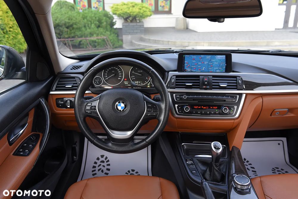 BMW Seria 3 318d Luxury Line - 3