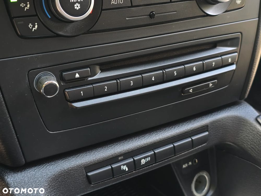 BMW X1 sDrive18i - 33