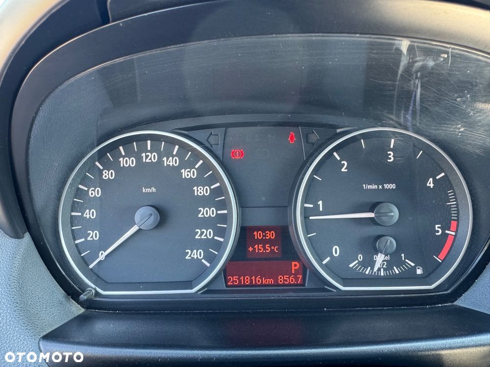 BMW Seria 1 120d DPF - 12