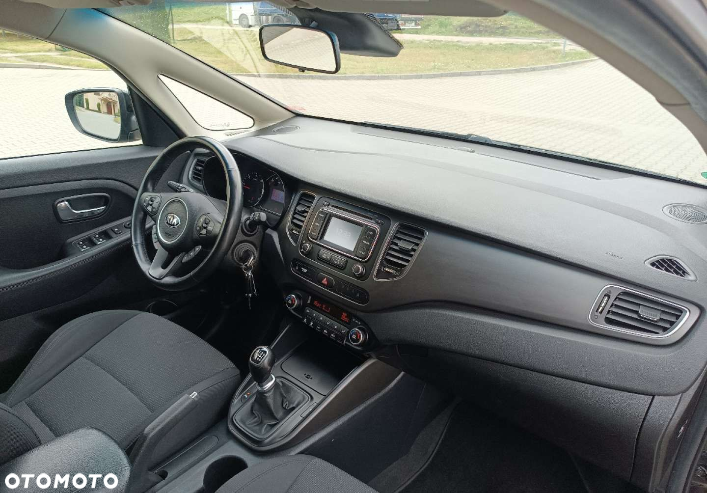 Kia Carens - 14