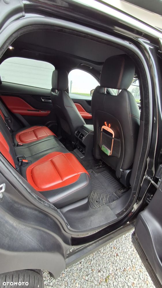 Jaguar F-Pace 2.0 i4P AWD Prestige - 11
