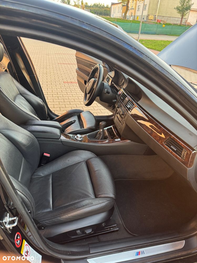 BMW Seria 3 330i - 11