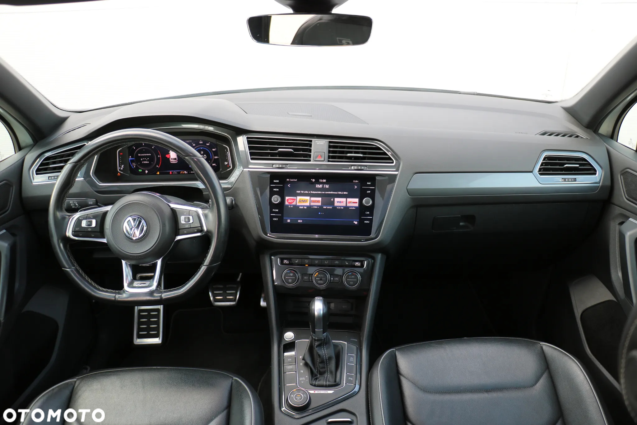 Volkswagen Tiguan - 11