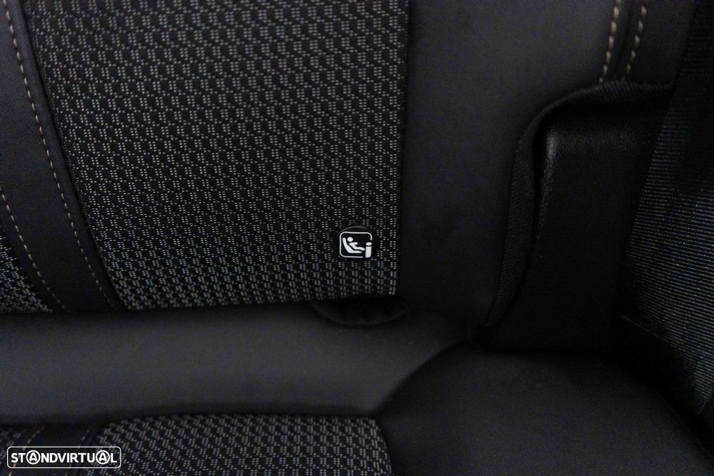 Peugeot 3008 1.6 Hybrid4 GT e-EAT8 - 11