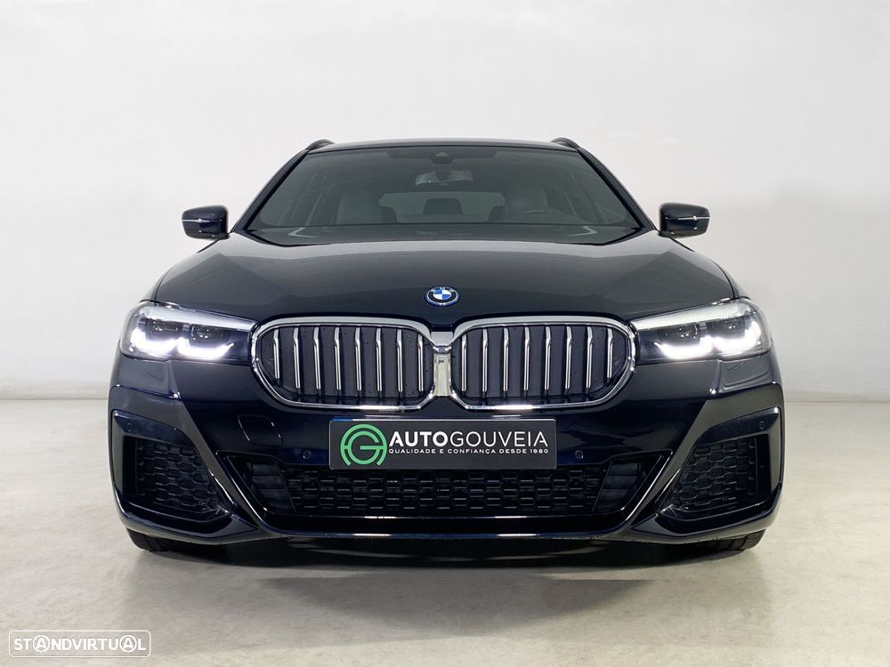 BMW 530 e Pack Desportivo M - 3