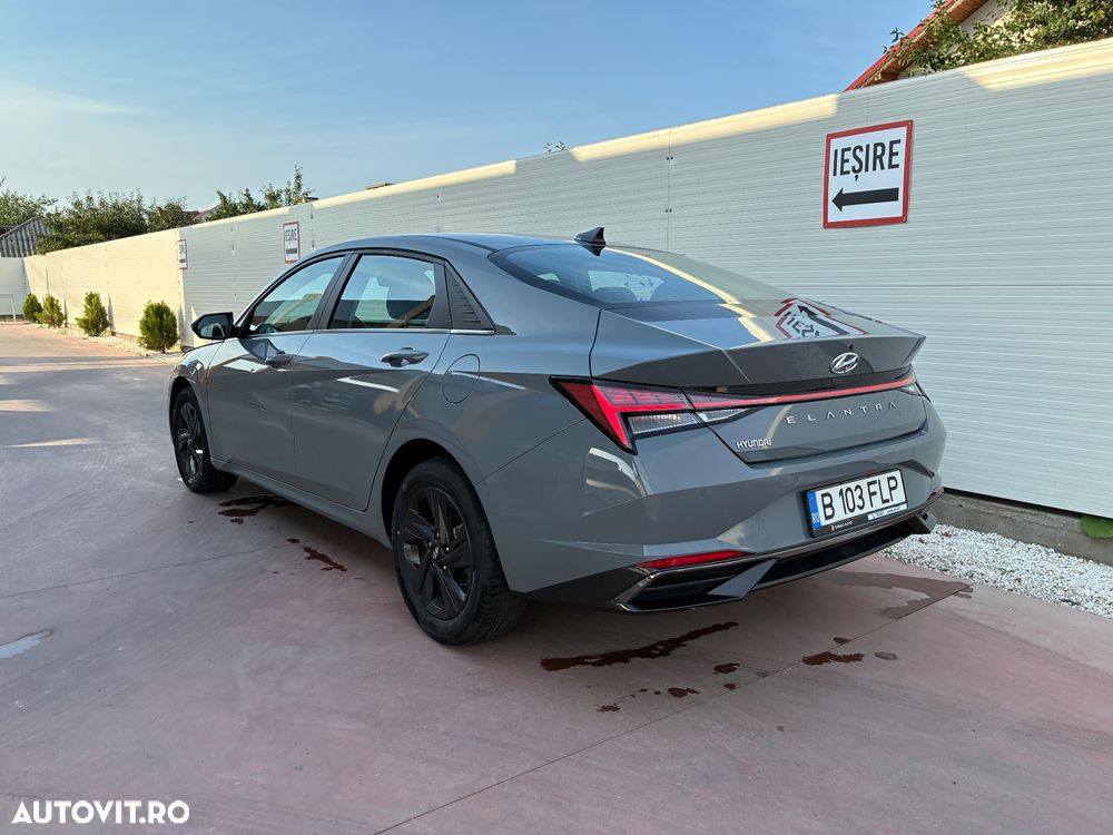 Hyundai Elantra 1.6 l 123 CP CVT Highway - 8