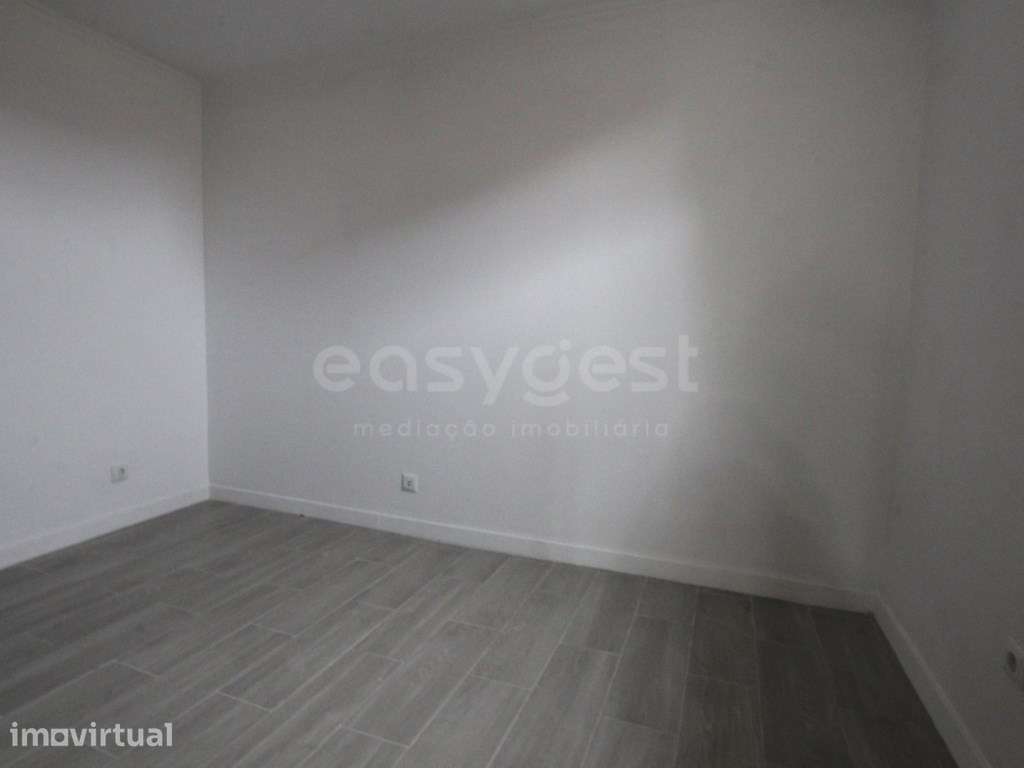 Moradia T2 em Mezanine em Alguber - Grande imagem: 5/20