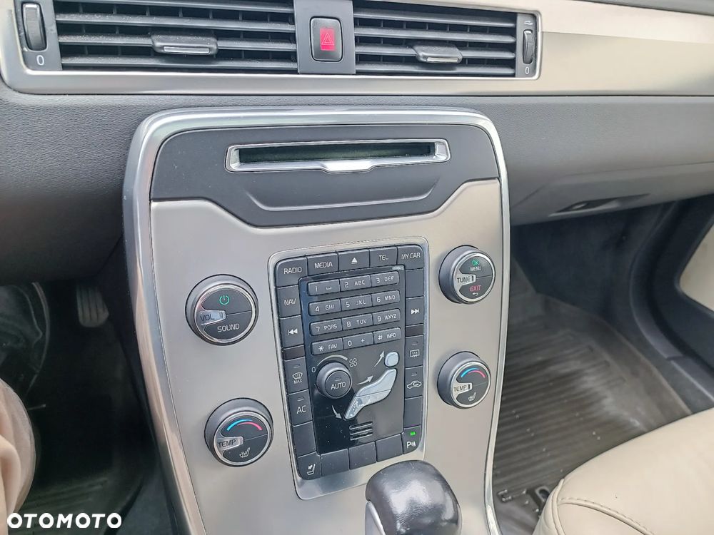 Volvo V70 T4 Powershift Summum - 22