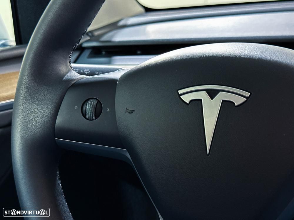 Tesla Model Y Standard - 44